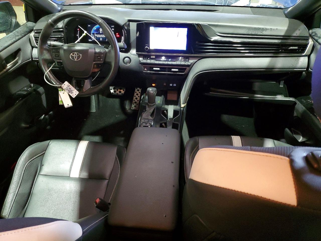 2025 TOYOTA CAMRY SE photo 8