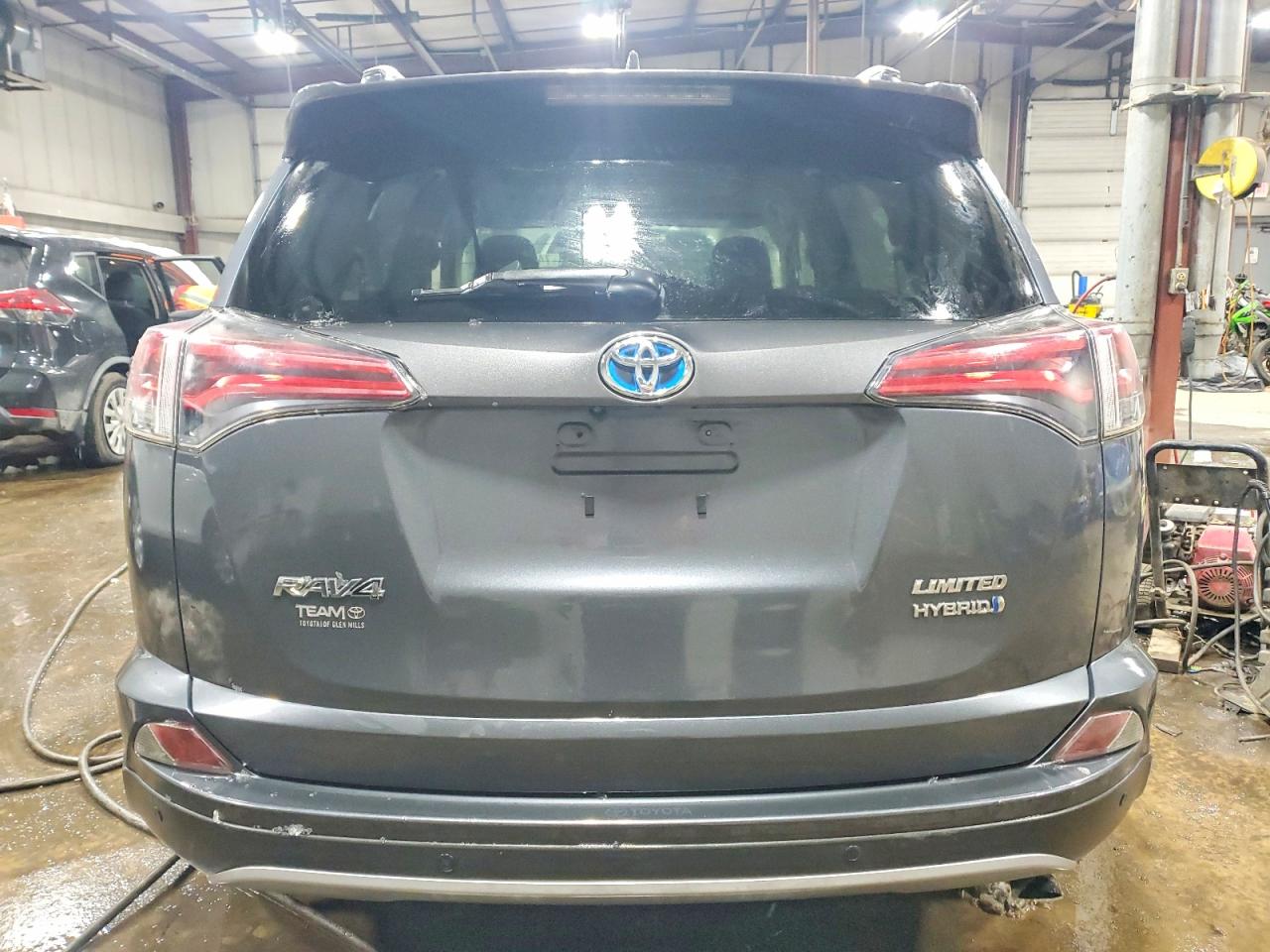 2017 TOYOTA RAV4 HV LIMITED photo 6