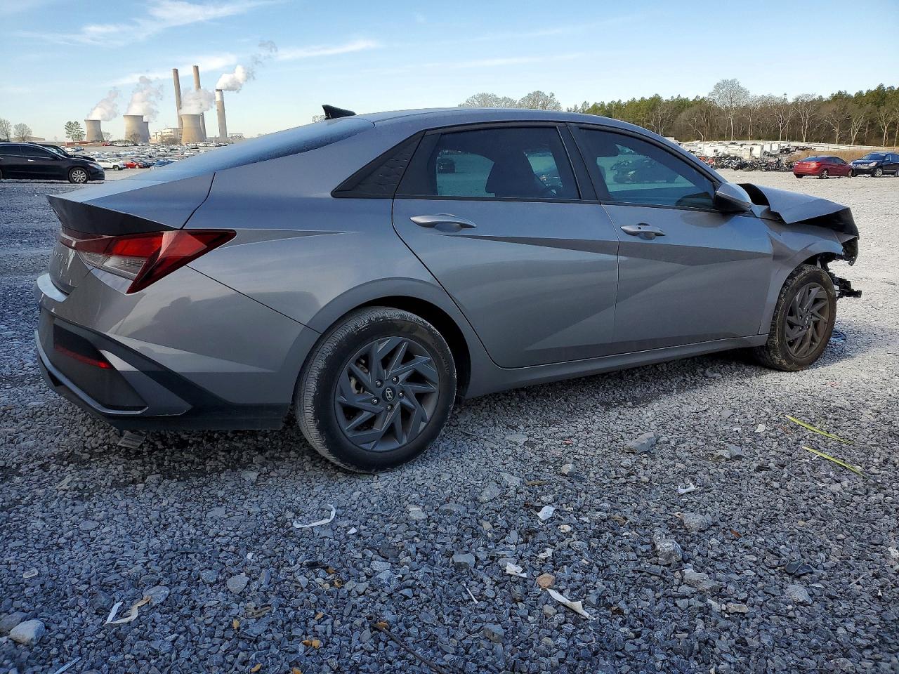 2024 HYUNDAI ELANTRA SEL photo 3