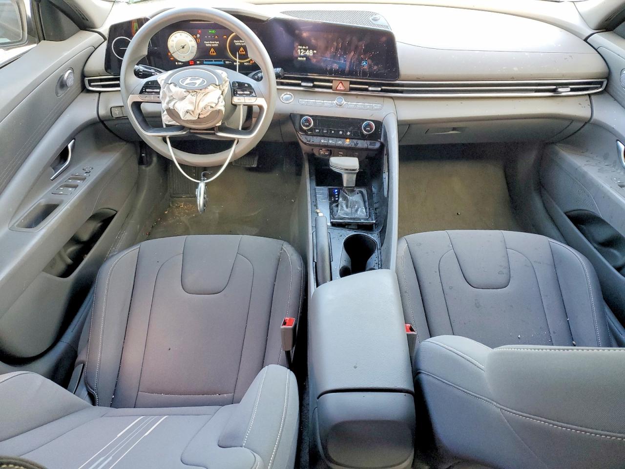 2024 HYUNDAI ELANTRA SEL photo 8
