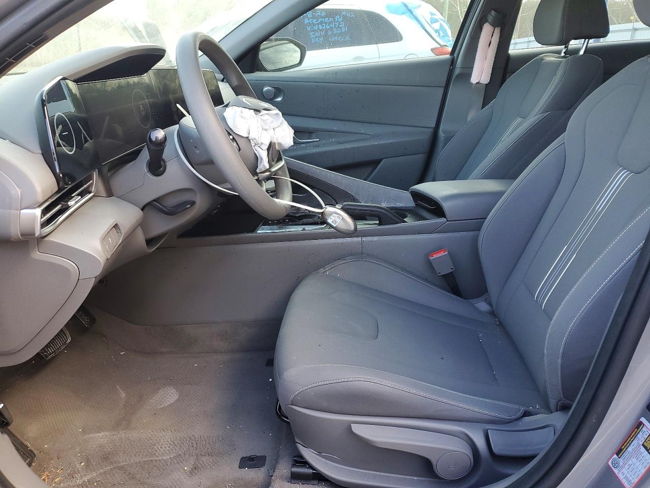 2024 HYUNDAI ELANTRA SEL photo 7