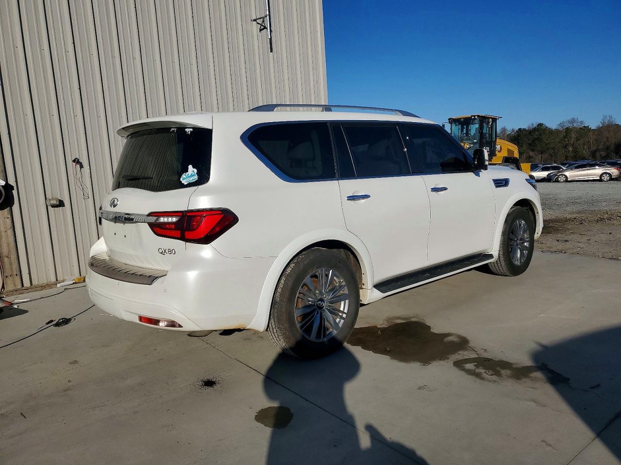 2021 INFINITI QX80 LUXE photo 7