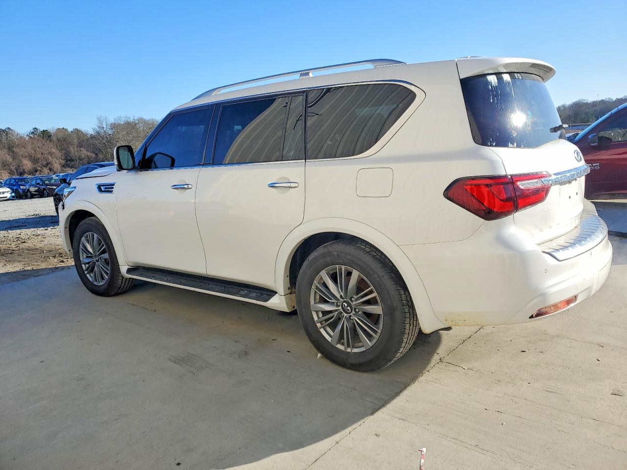 2021 INFINITI QX80 LUXE photo 4