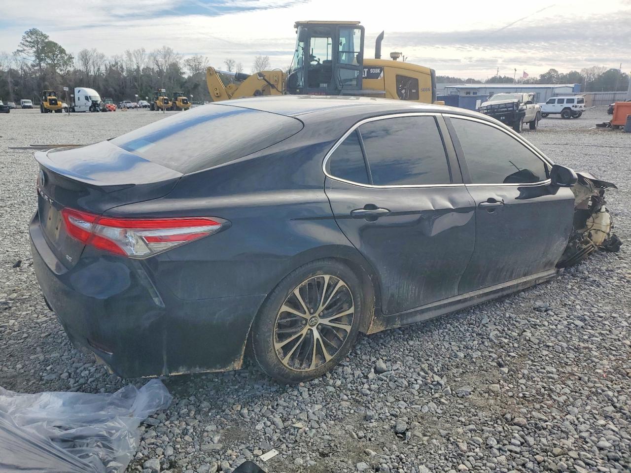2018 TOYOTA CAMRY L photo 5