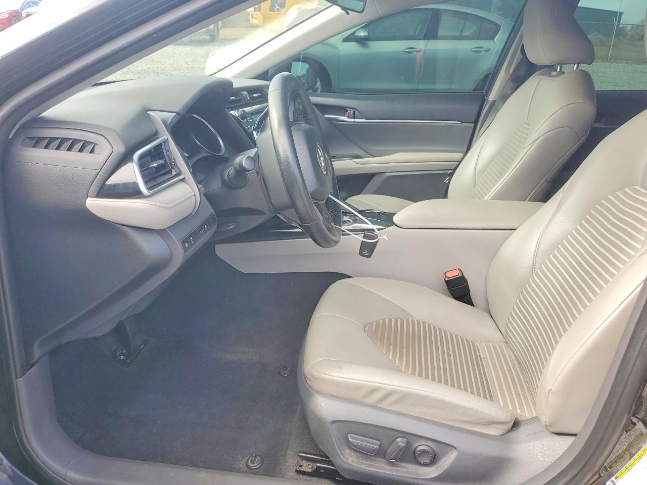 2018 TOYOTA CAMRY L photo 13