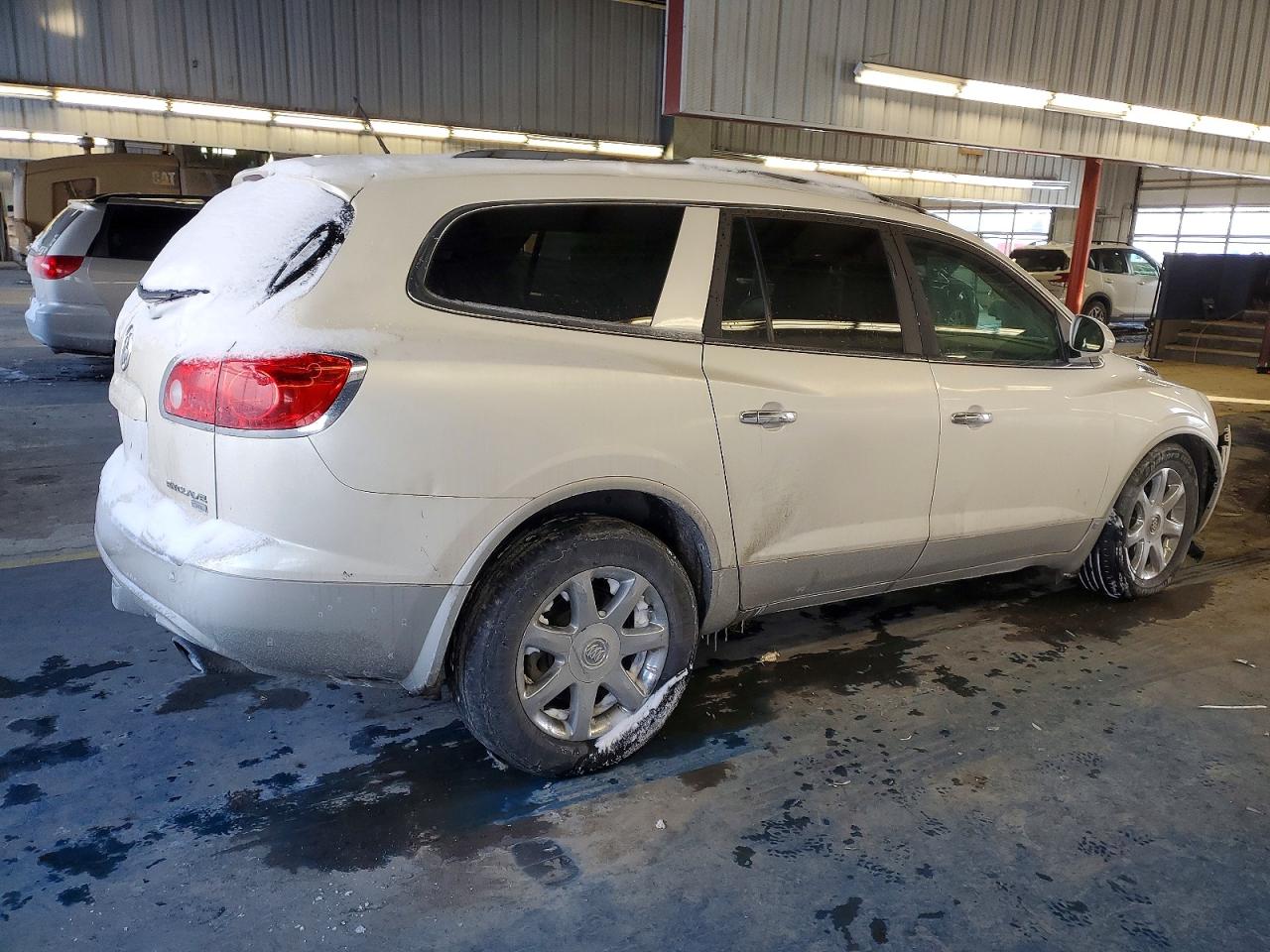 2010 BUICK ENCLAVE CXL photo 5