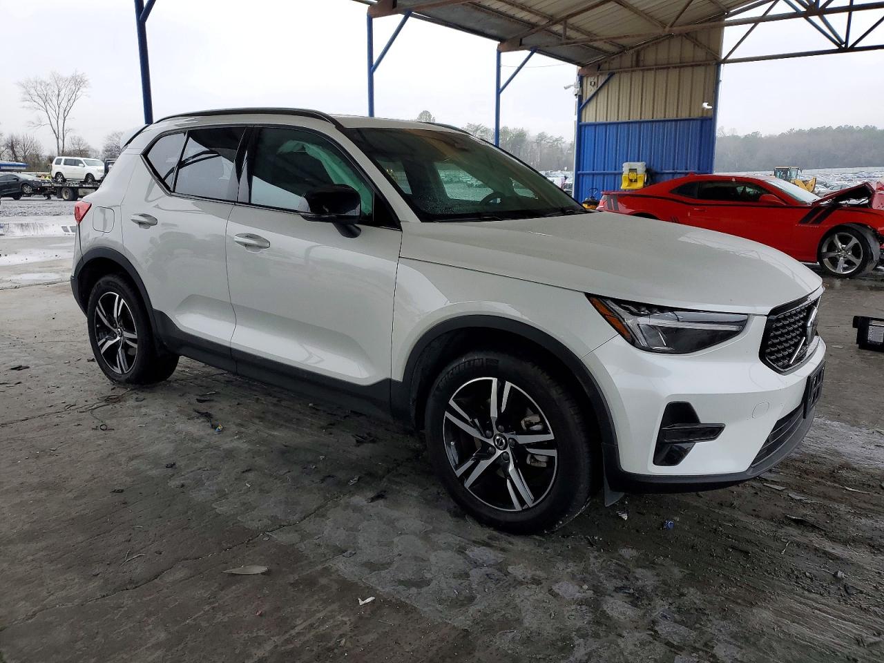 2024 VOLVO XC40 CORE photo 4