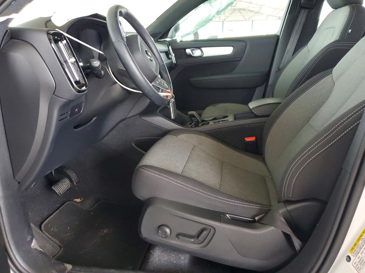 2024 VOLVO XC40 CORE photo 7
