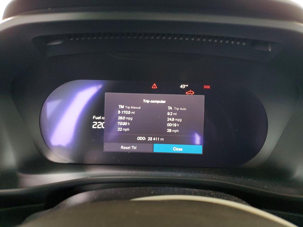 2024 VOLVO XC40 CORE photo 9