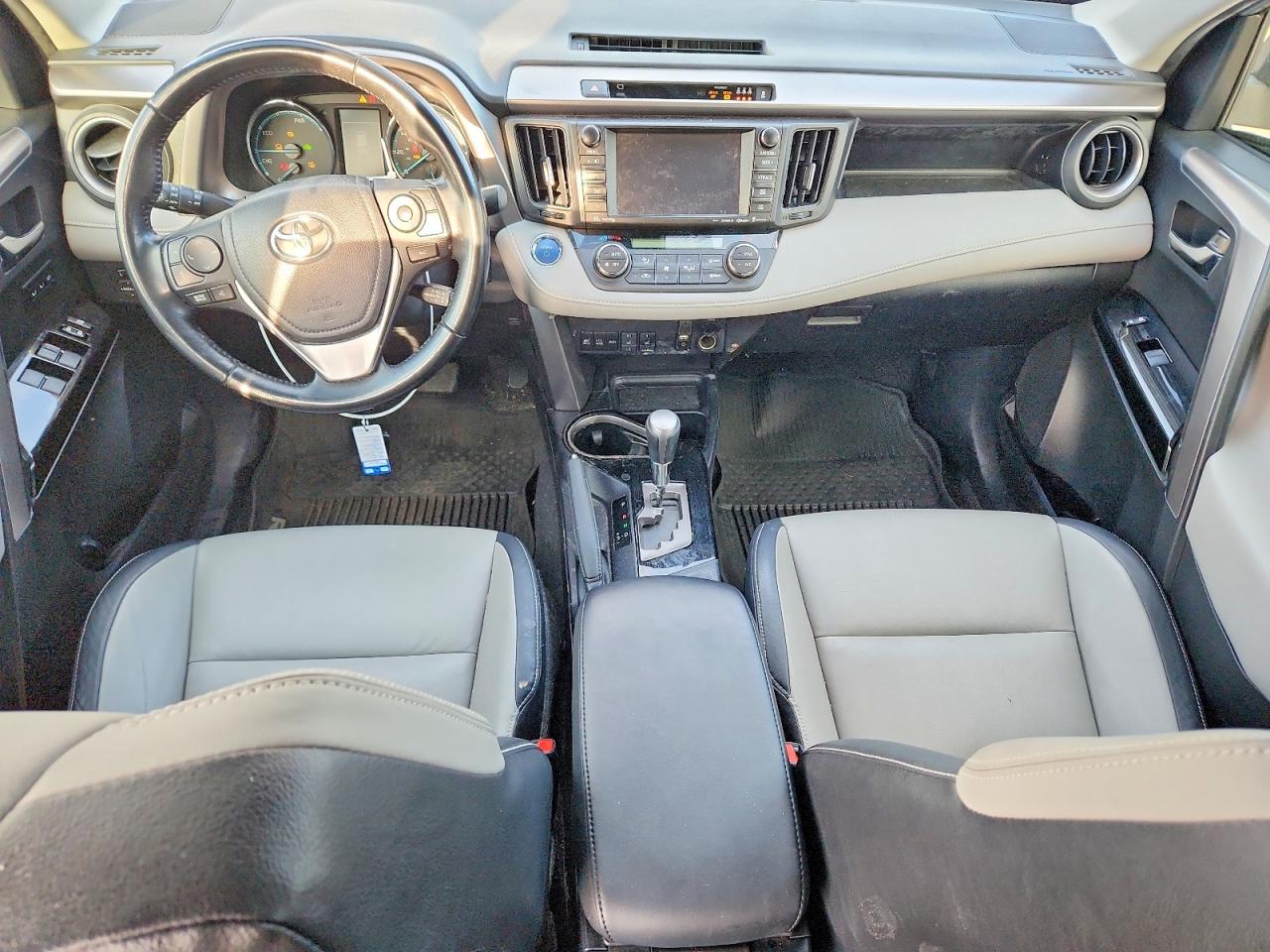 2017 TOYOTA RAV4 HV LIMITED photo 16