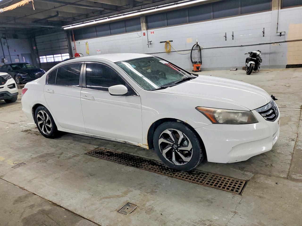 2011 HONDA ACCORD LX photo 10