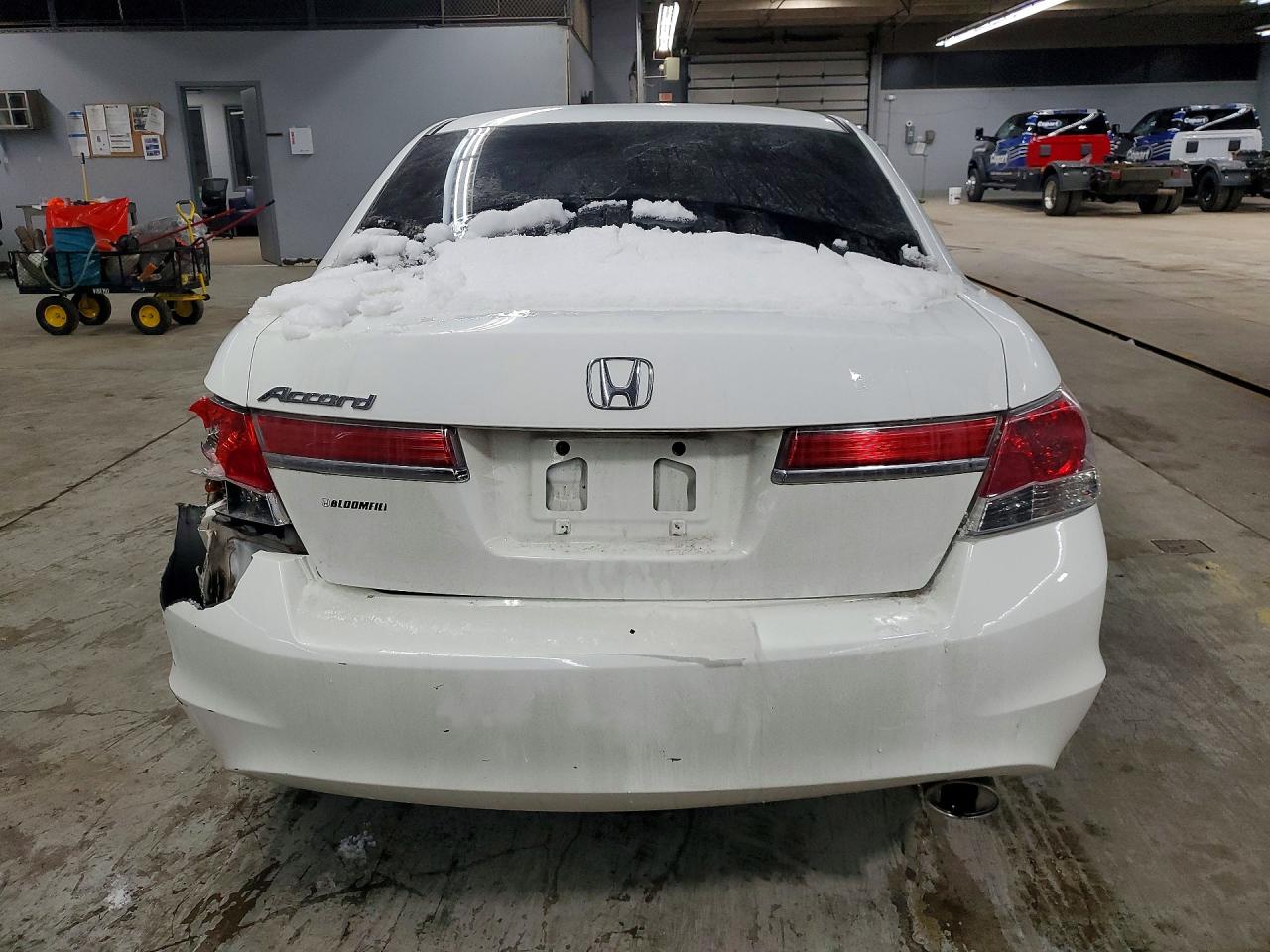 2011 HONDA ACCORD LX photo 16