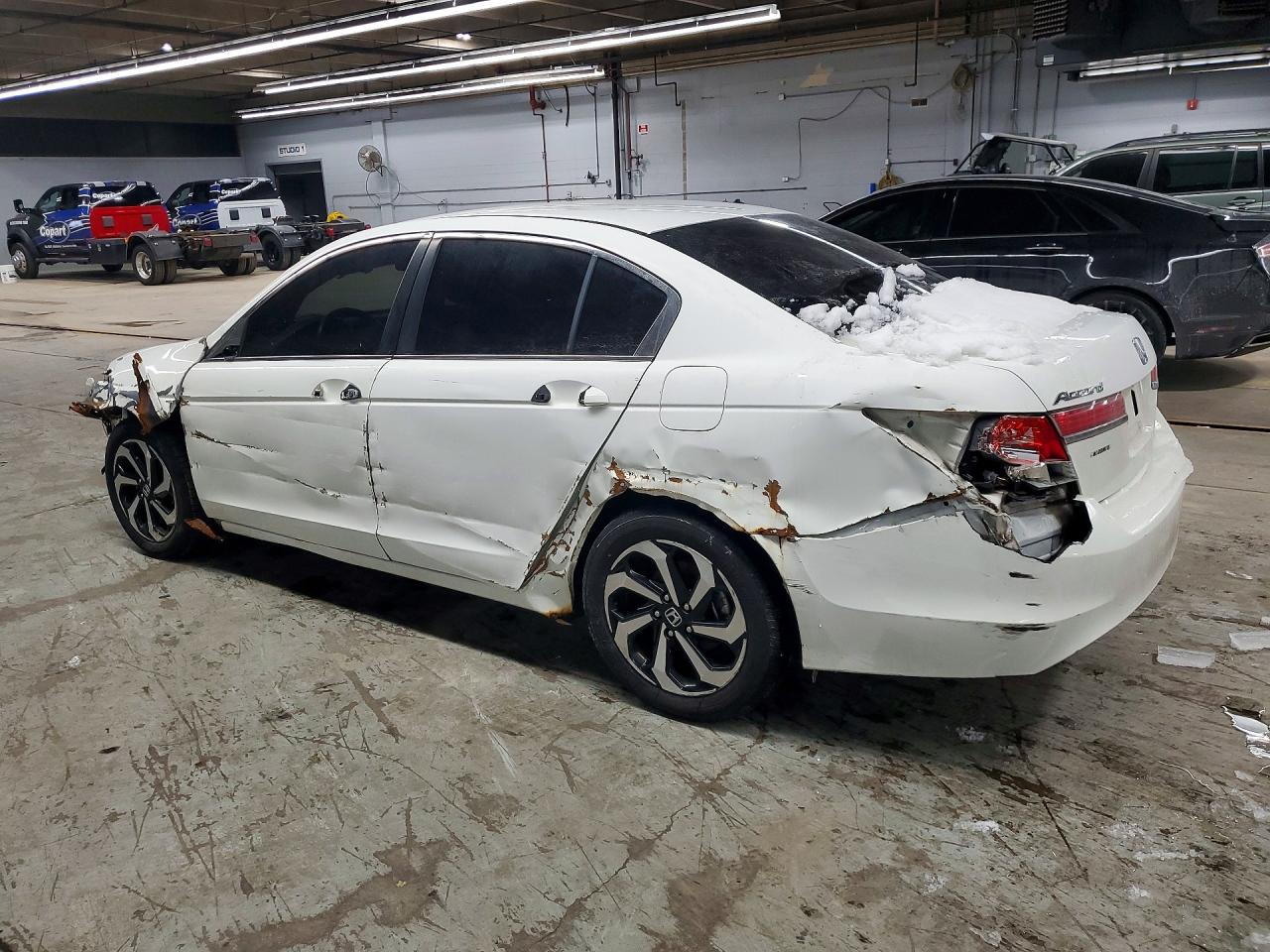 2011 HONDA ACCORD LX photo 4