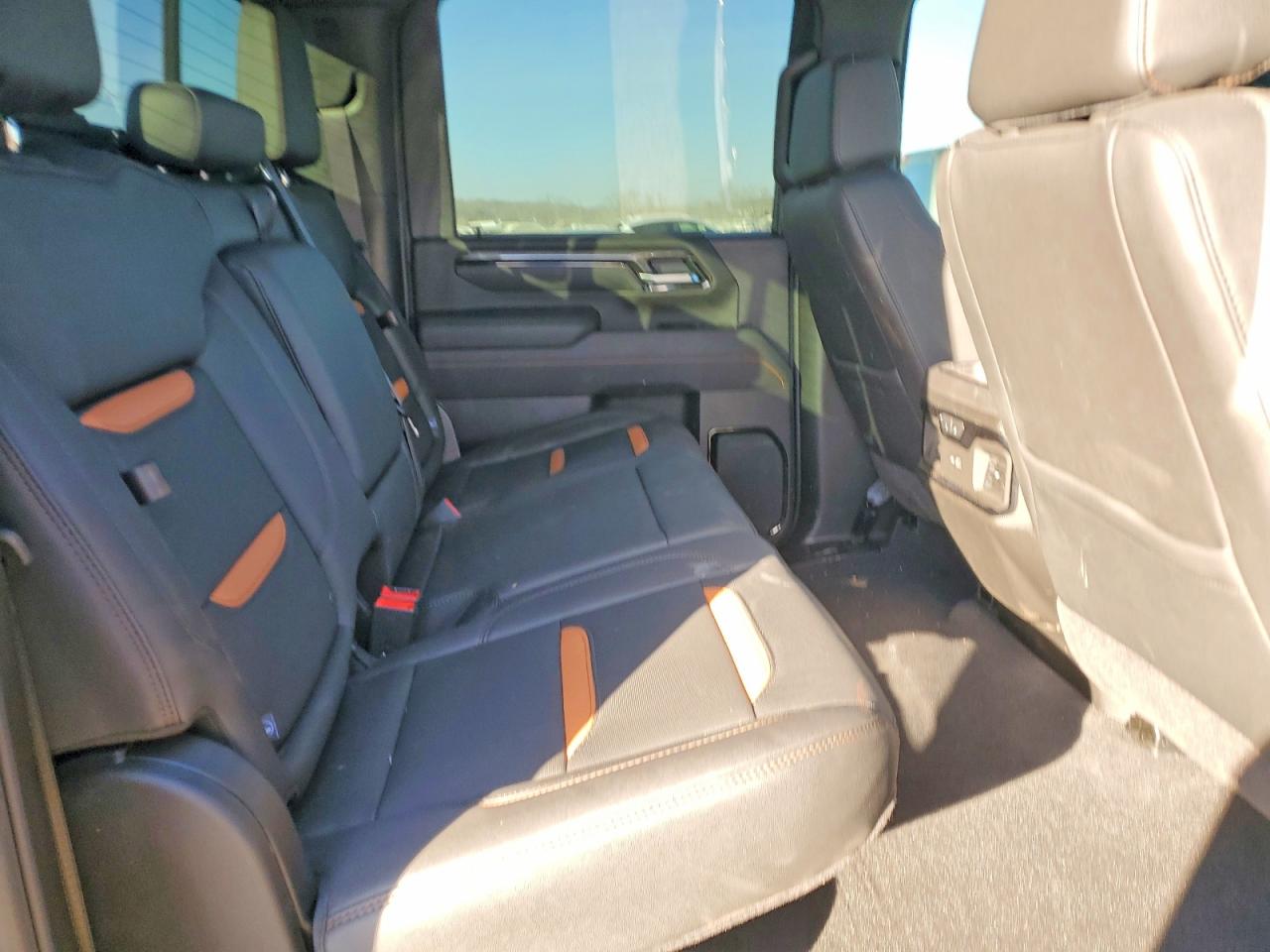 2025 GMC SIERRA K2500 AT4 photo 19