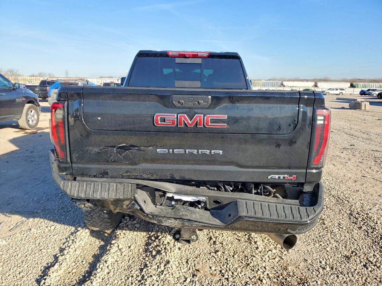 2025 GMC SIERRA K2500 AT4 photo 11