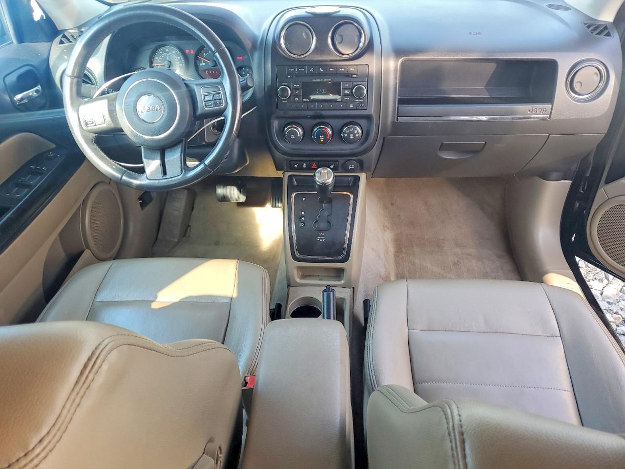 2017 JEEP PATRIOT LATITUDE photo 8