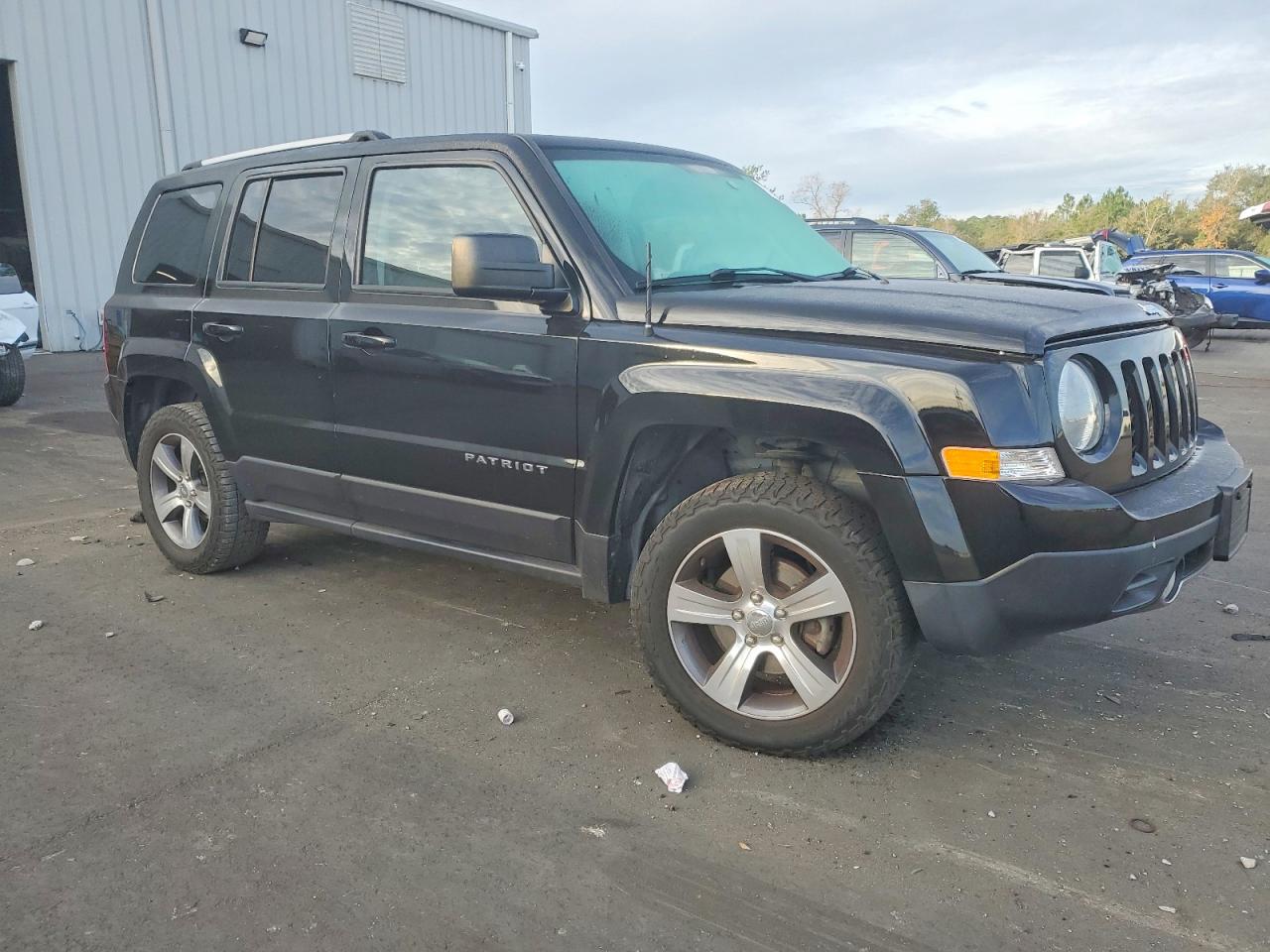 2017 JEEP PATRIOT LATITUDE photo 4