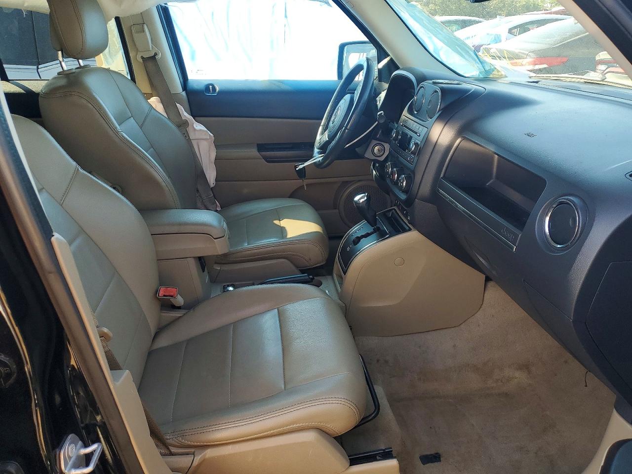 2017 JEEP PATRIOT LATITUDE photo 7