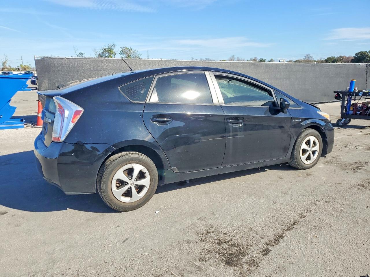 2014 TOYOTA PRIUS TWO photo 5