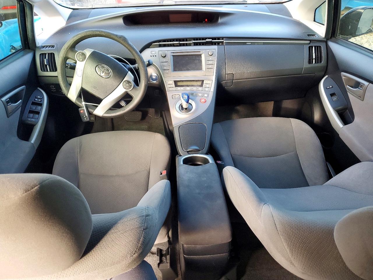 2014 TOYOTA PRIUS TWO photo 15