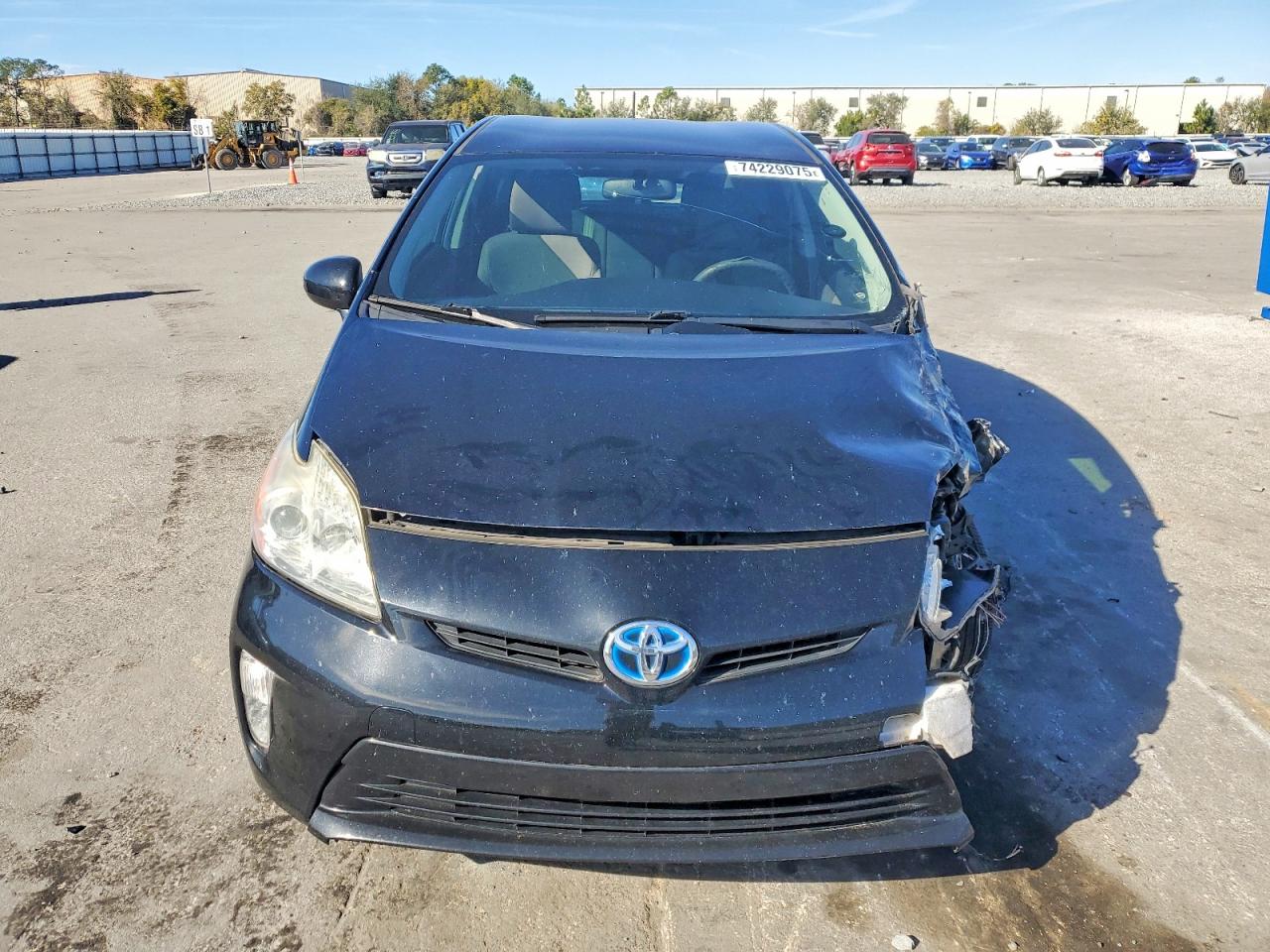 2014 TOYOTA PRIUS TWO photo 9