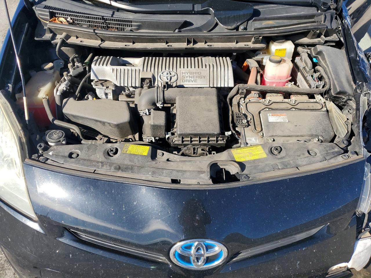 2014 TOYOTA PRIUS TWO photo 21