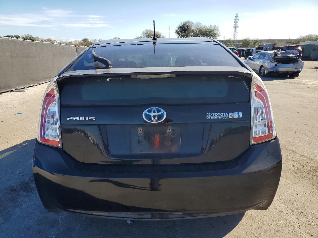2014 TOYOTA PRIUS TWO photo 11