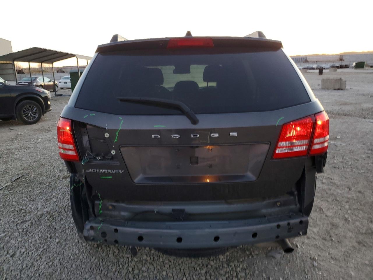 2018 DODGE JOURNEY SE photo 16