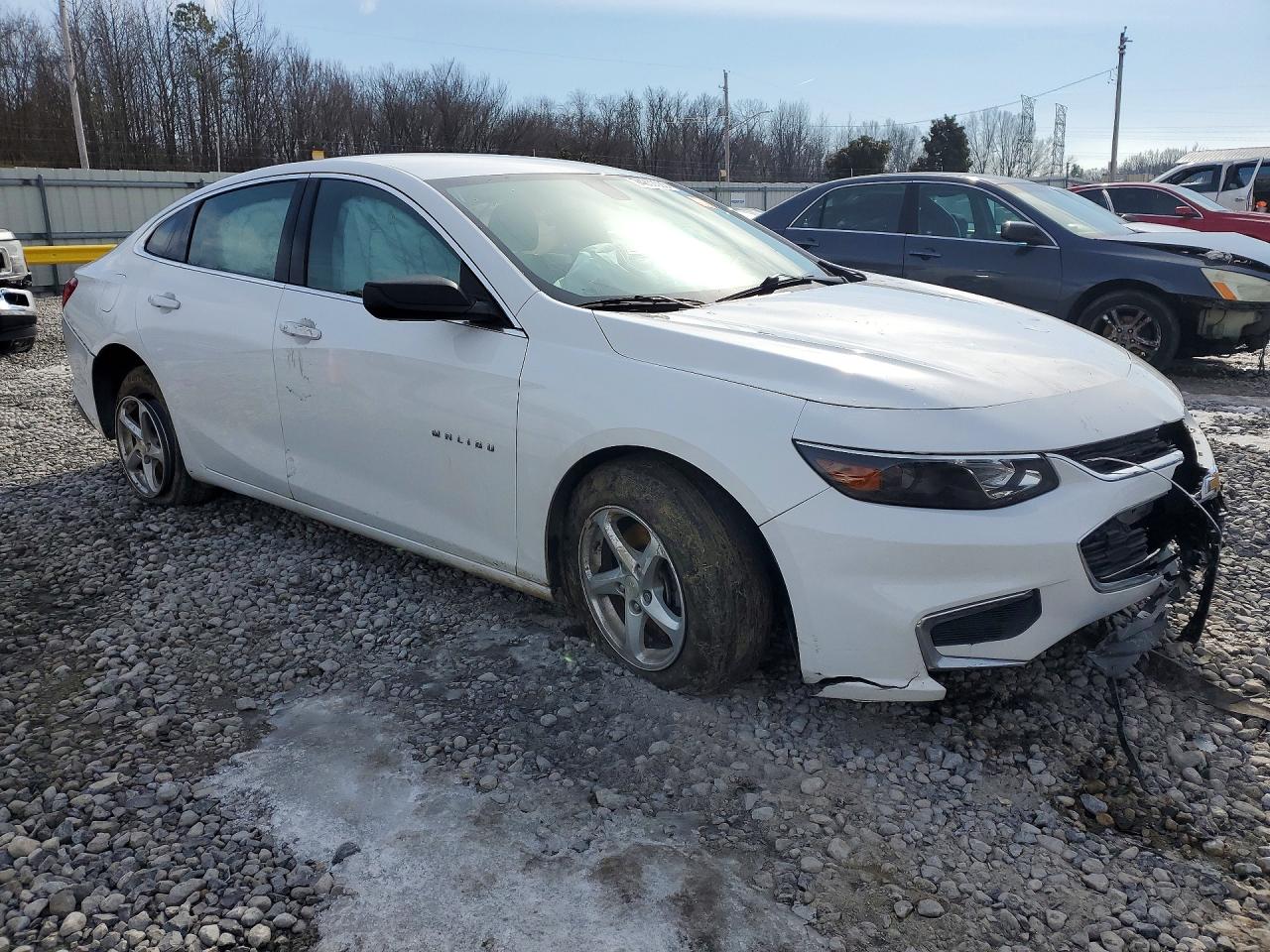 2018 CHEVROLET MALIBU LS photo 4
