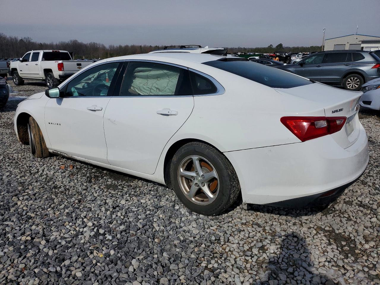 2018 CHEVROLET MALIBU LS photo 2