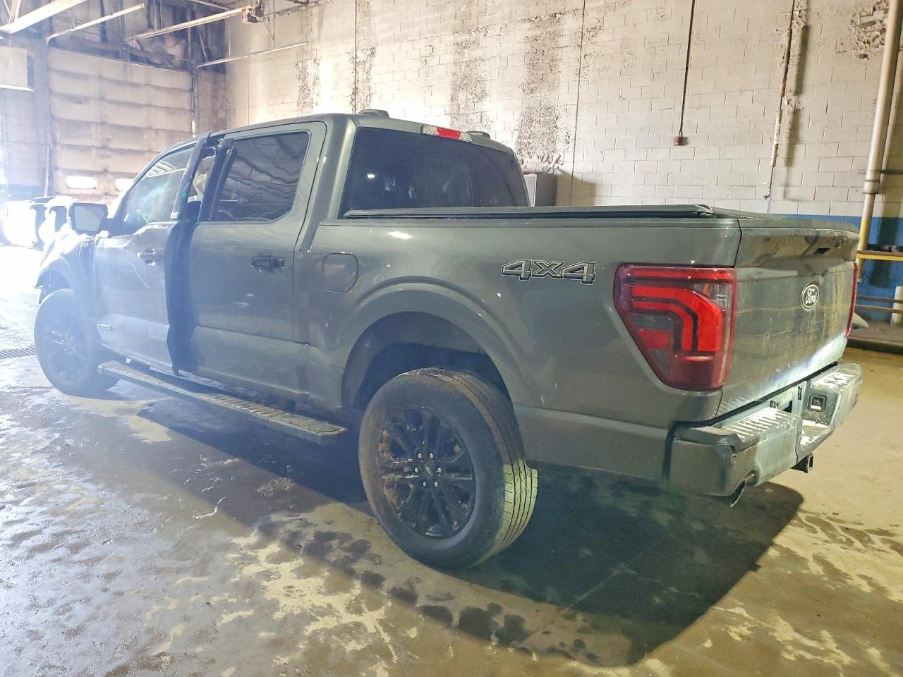 2025 FORD F150 LARIAT photo 2
