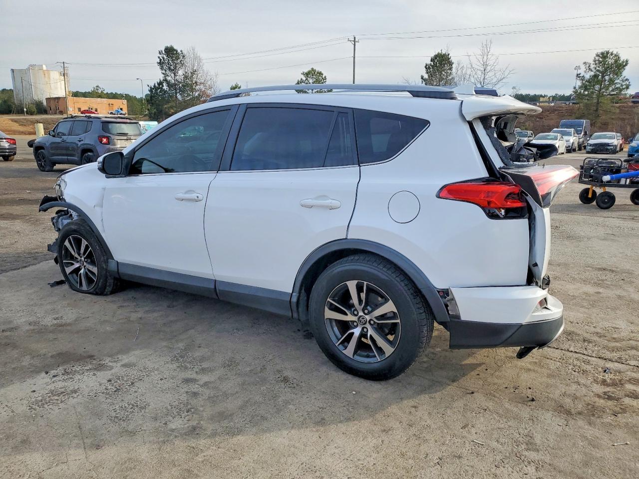 2018 TOYOTA RAV4 ADVENTURE photo 3