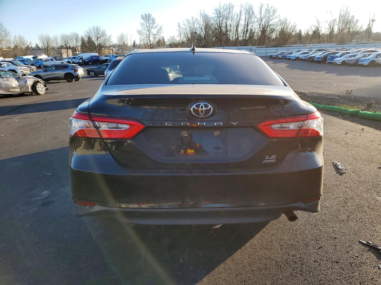 2020 TOYOTA CAMRY LE photo 11