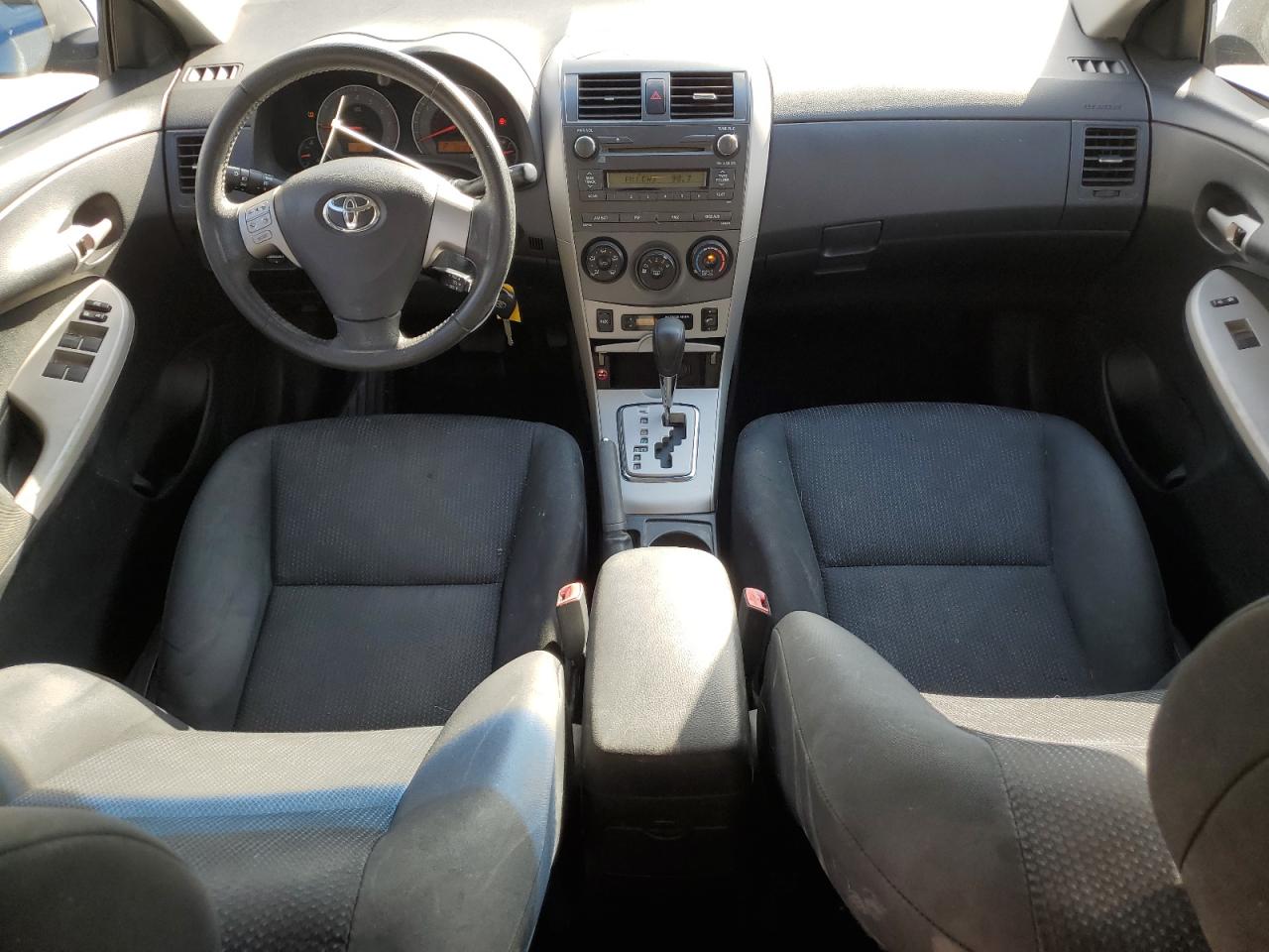 2010 TOYOTA COROLLA photo 8