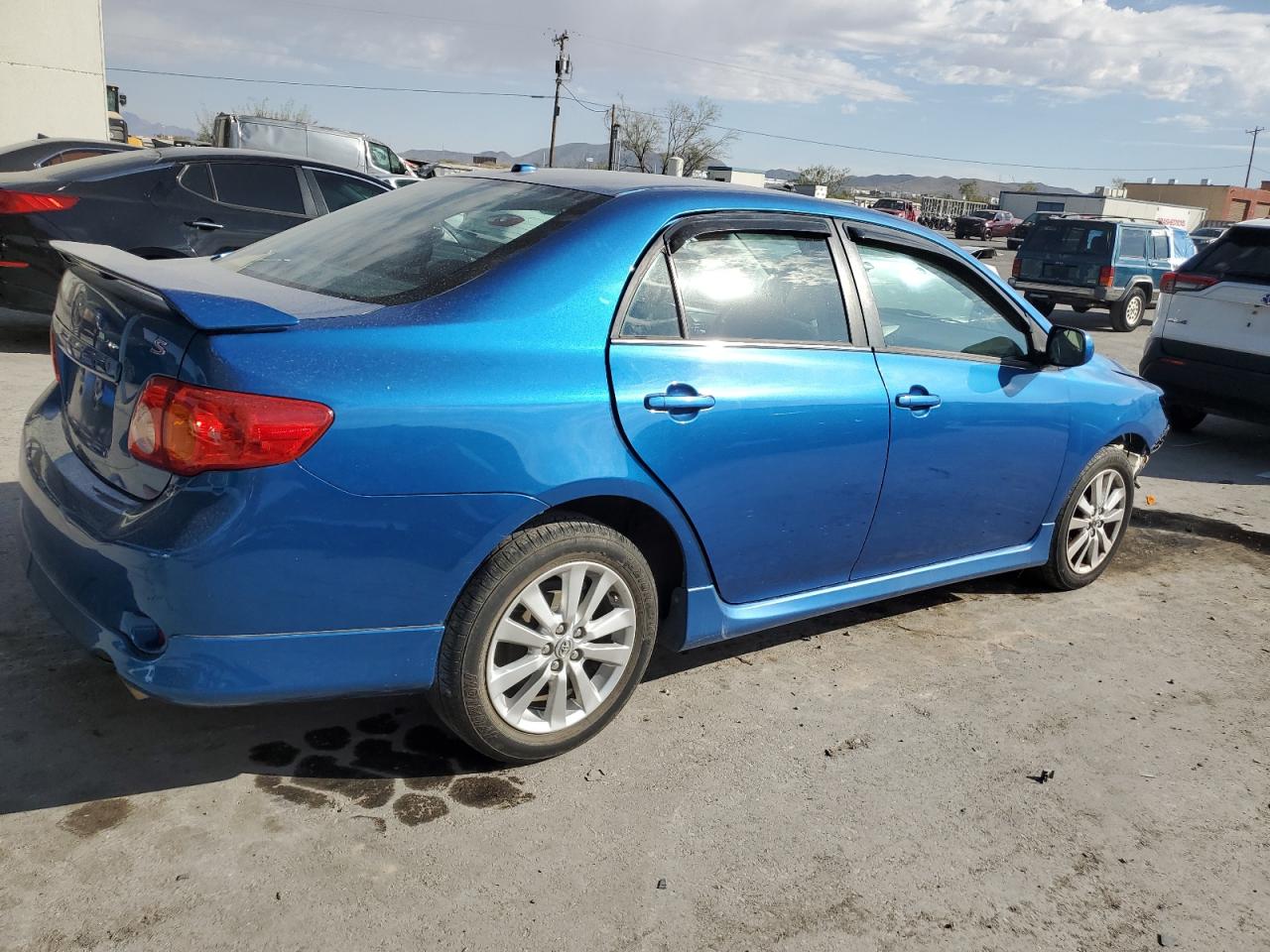 2010 TOYOTA COROLLA photo 3