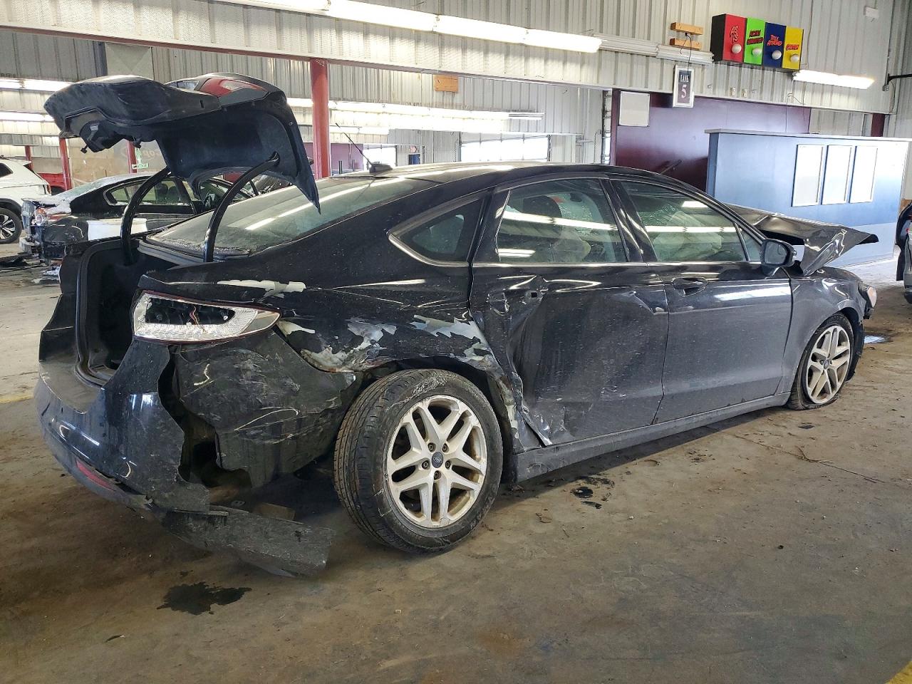 2016 FORD FUSION SE photo 5