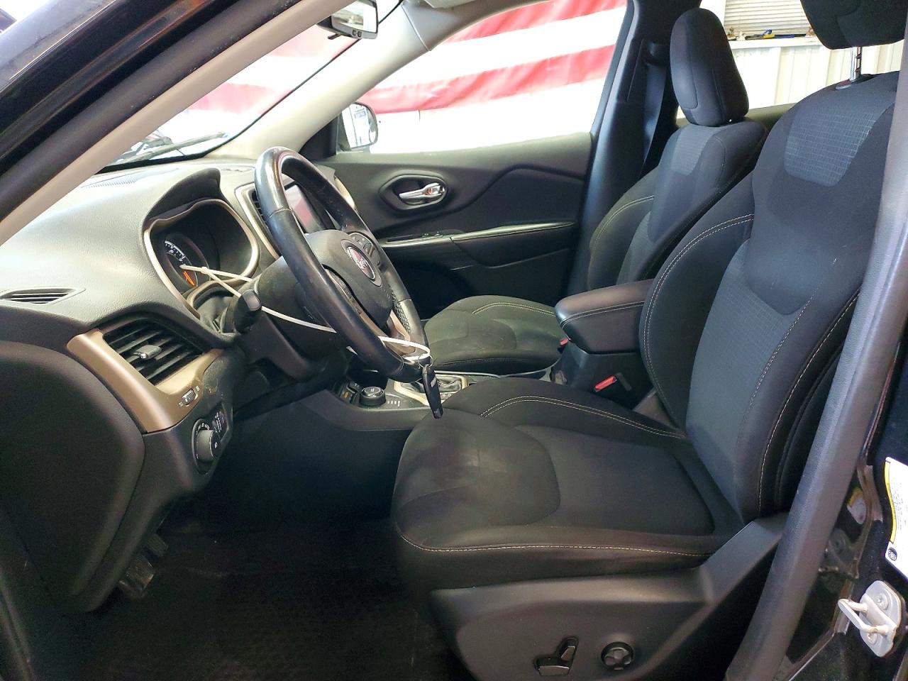 2016 JEEP CHEROKEE LATITUDE photo 19
