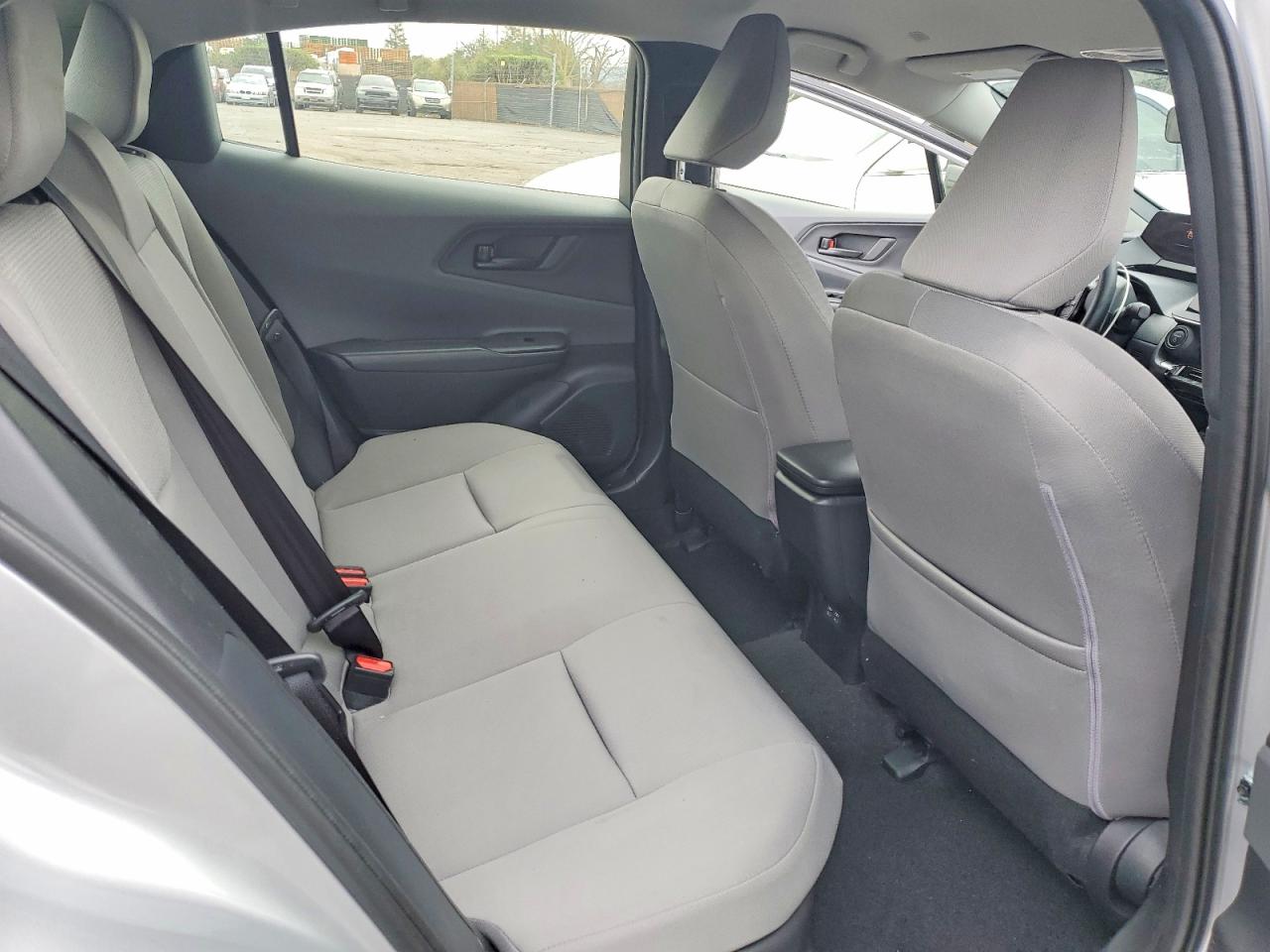 2025 TOYOTA PRIUS LE photo 10