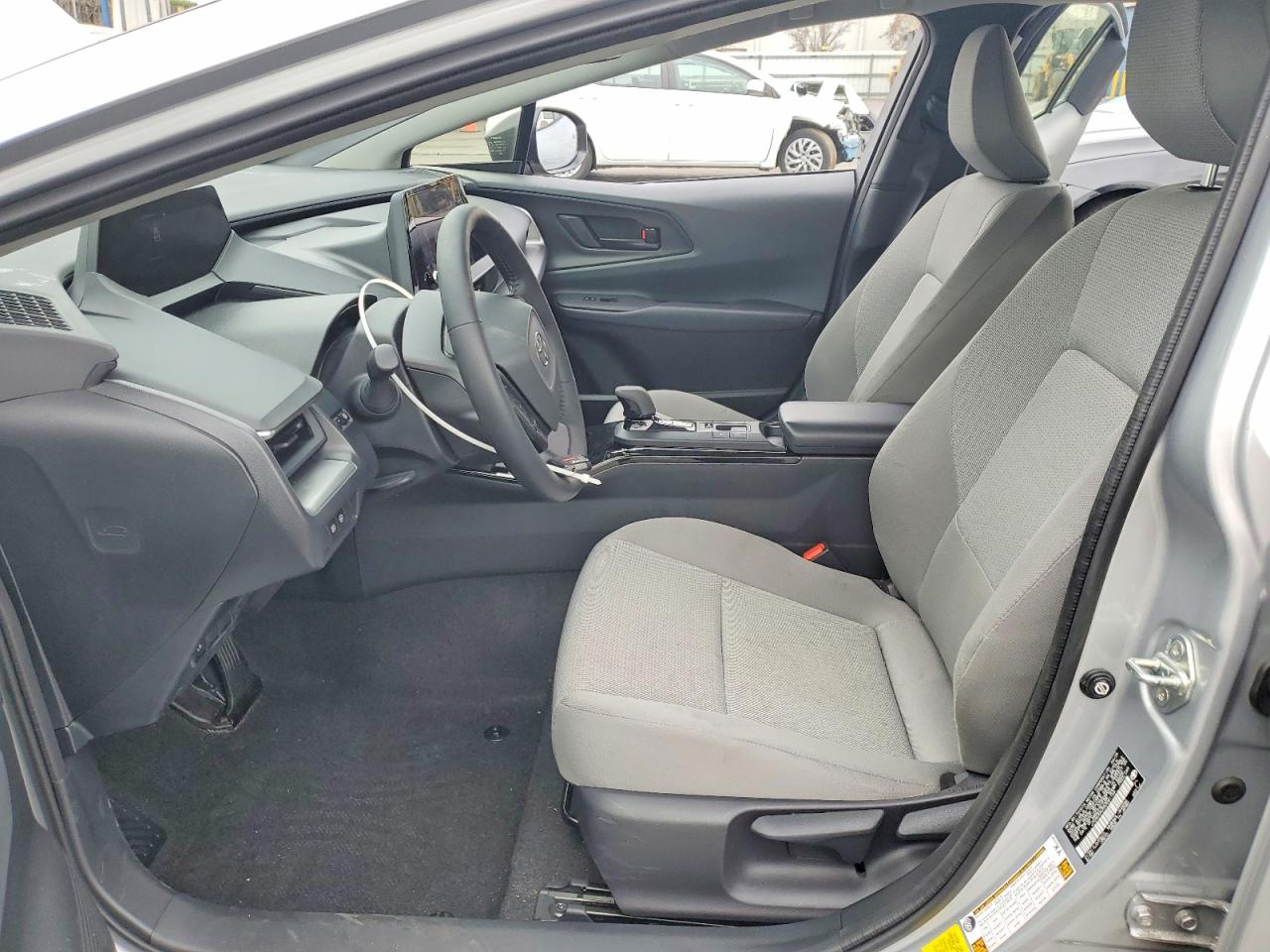 2025 TOYOTA PRIUS LE photo 7