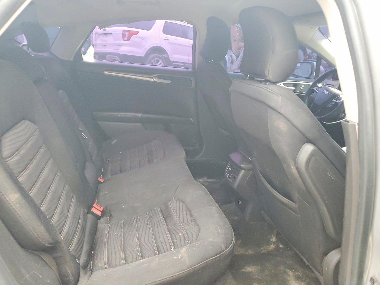 2016 FORD FUSION SE photo 19