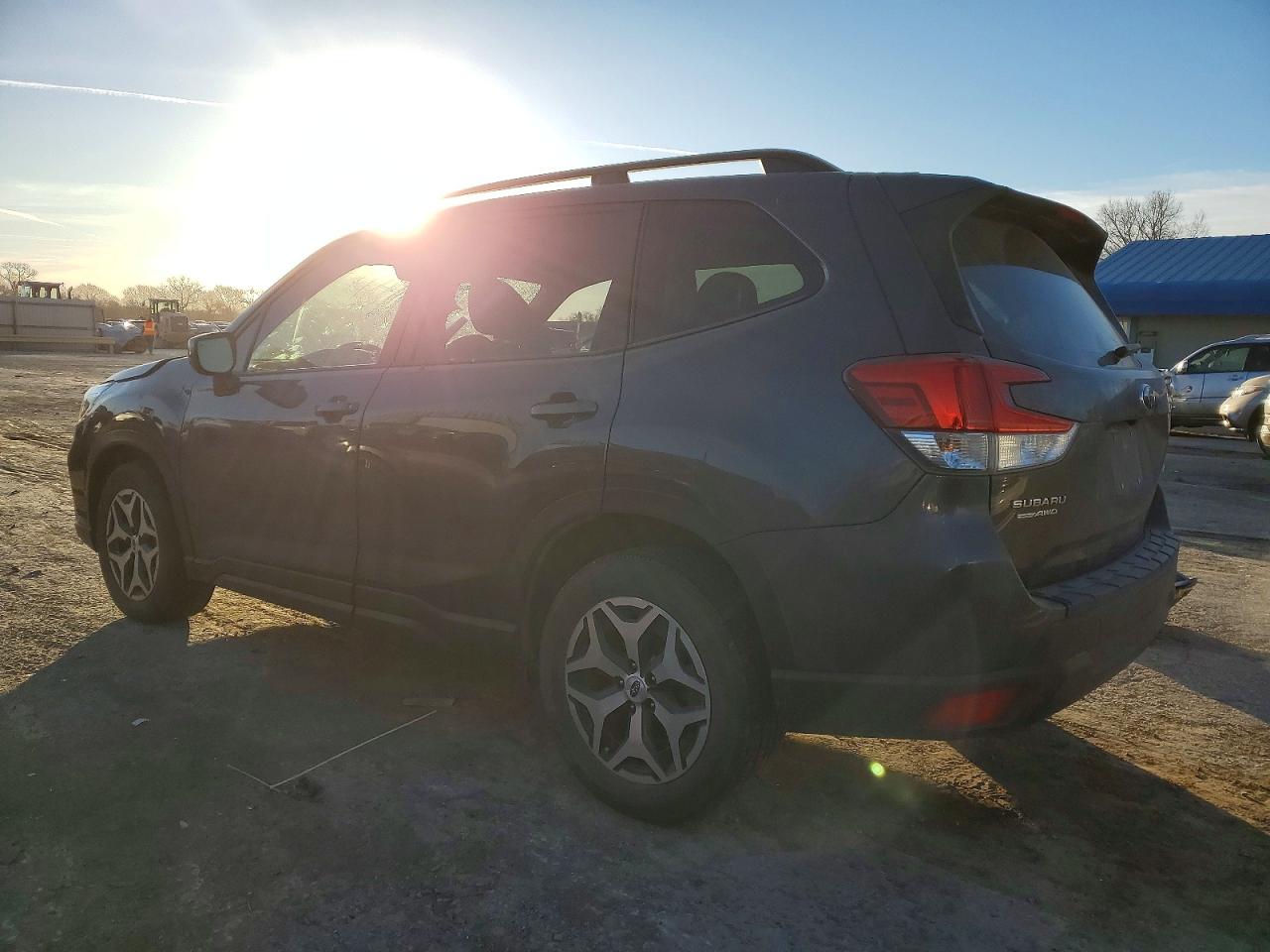 2021 SUBARU FORESTER PREMIUM photo 2