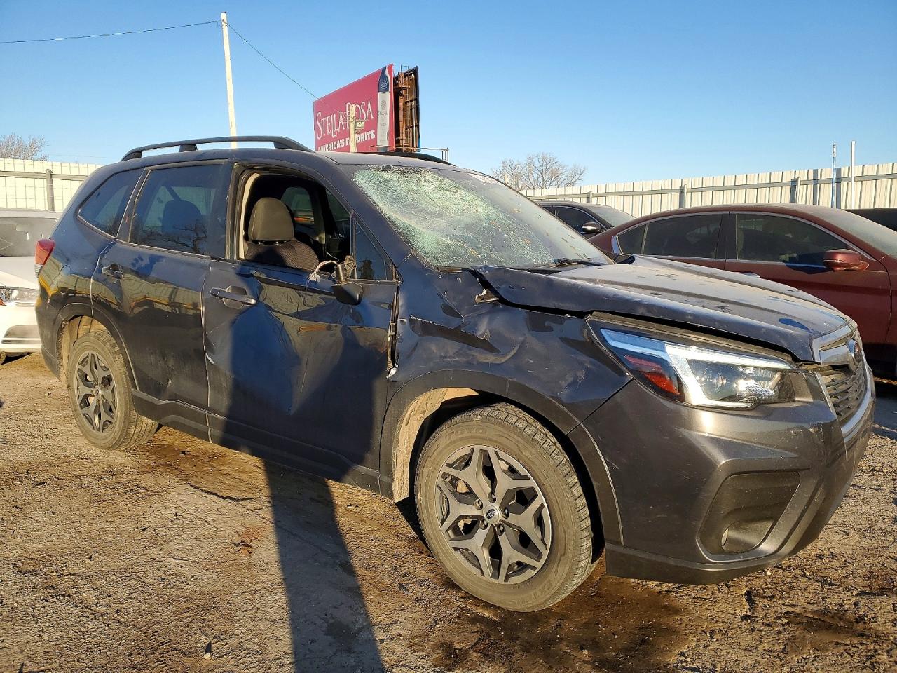 2021 SUBARU FORESTER PREMIUM photo 4