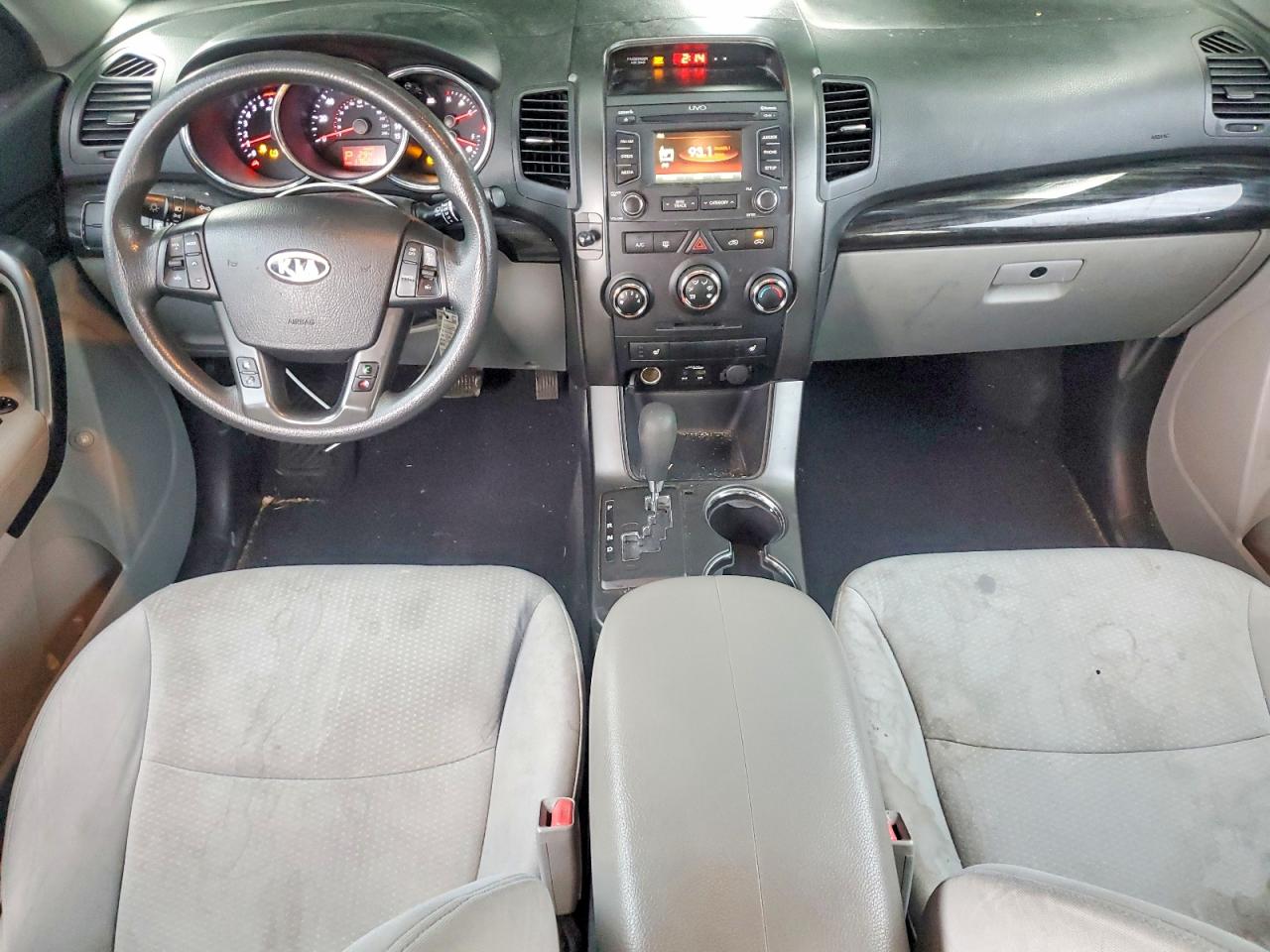 2013 KIA SORENTO LX photo 15