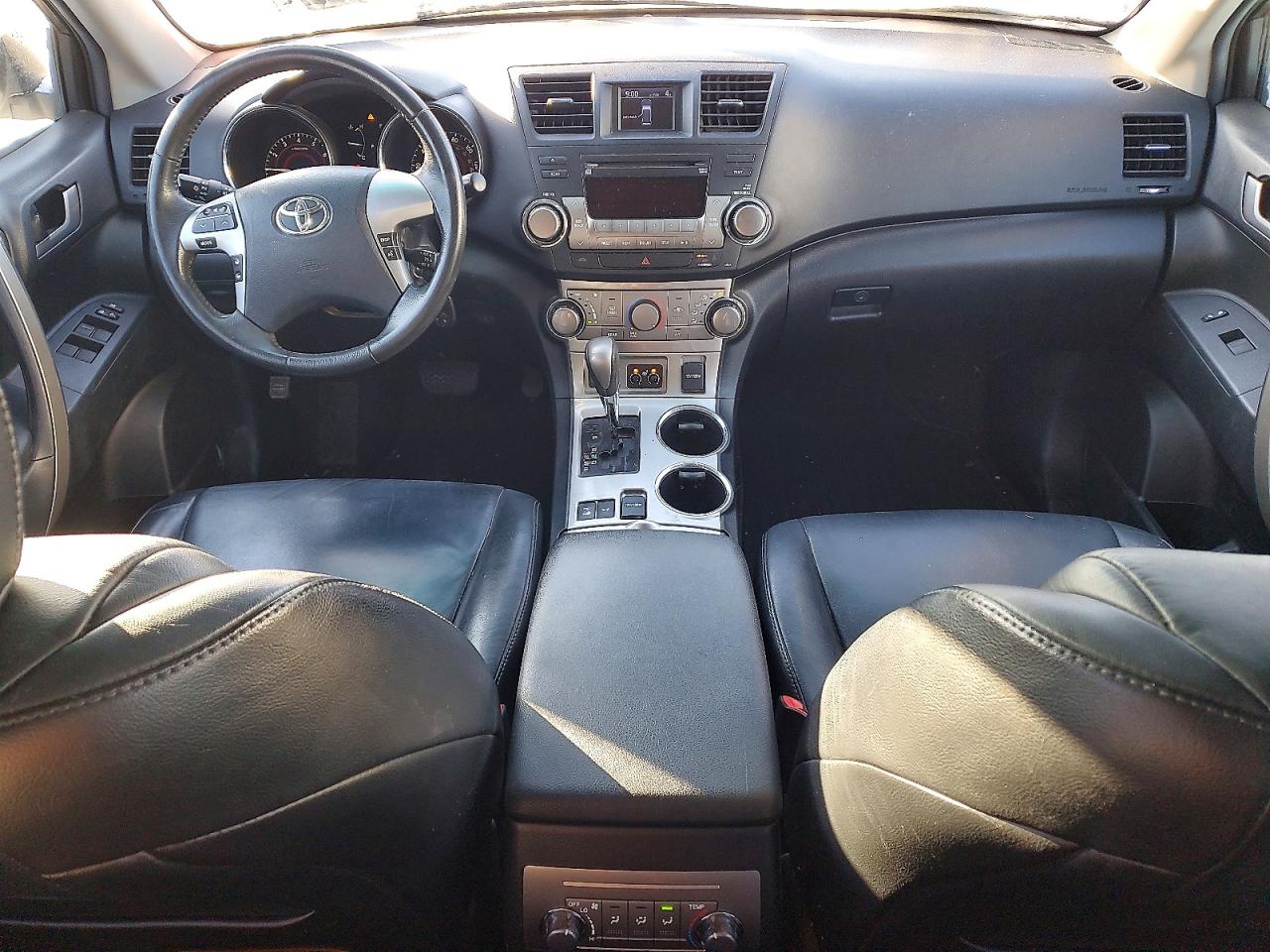 2012 TOYOTA HIGHLANDER SE photo 15