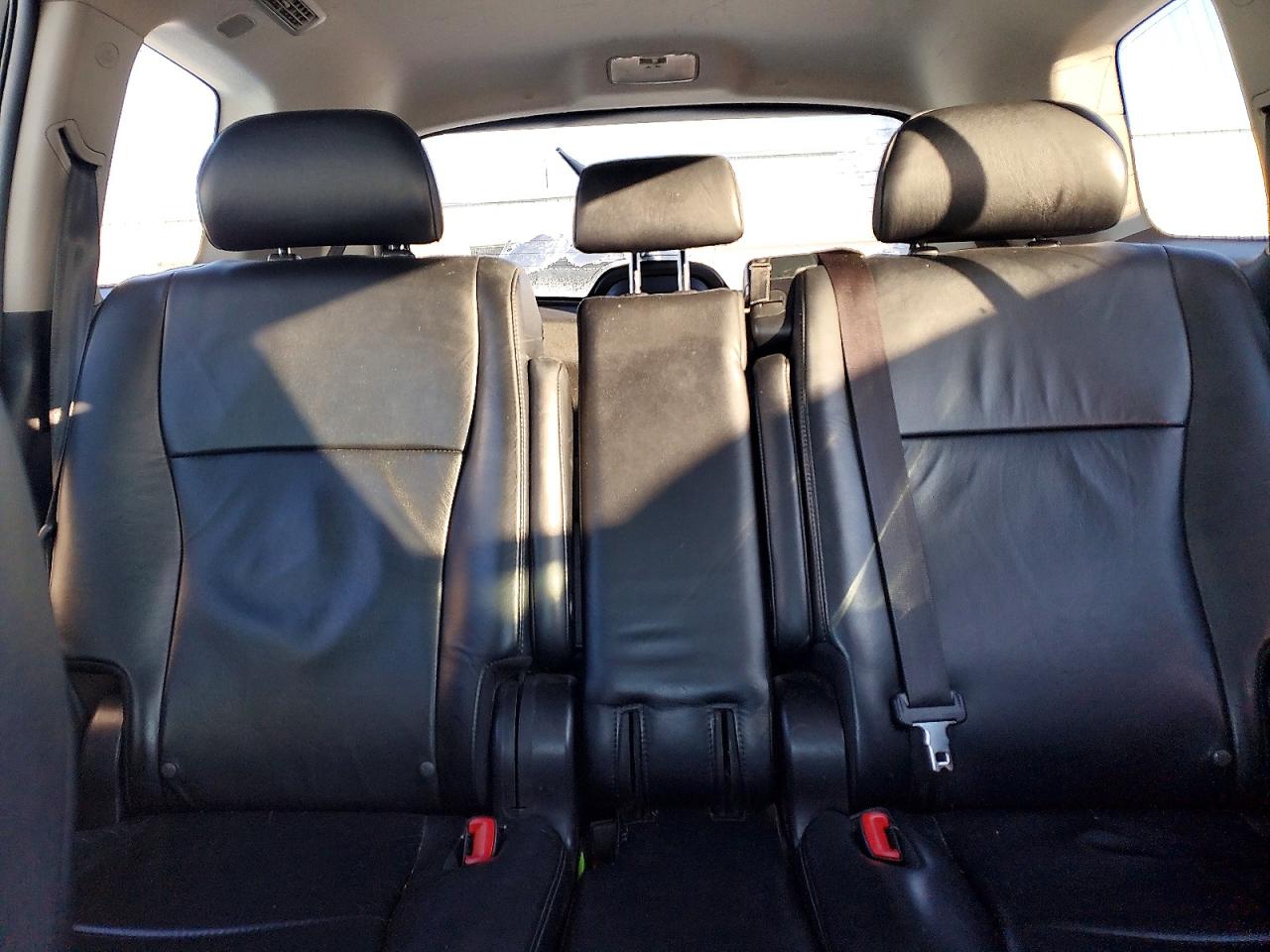 2012 TOYOTA HIGHLANDER SE photo 19