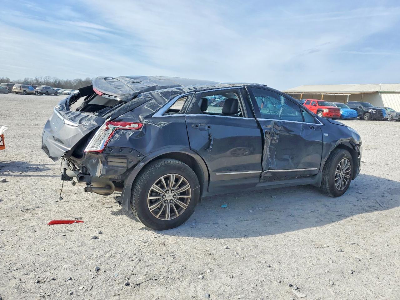 2018 CADILLAC XT5 LUXURY photo 3