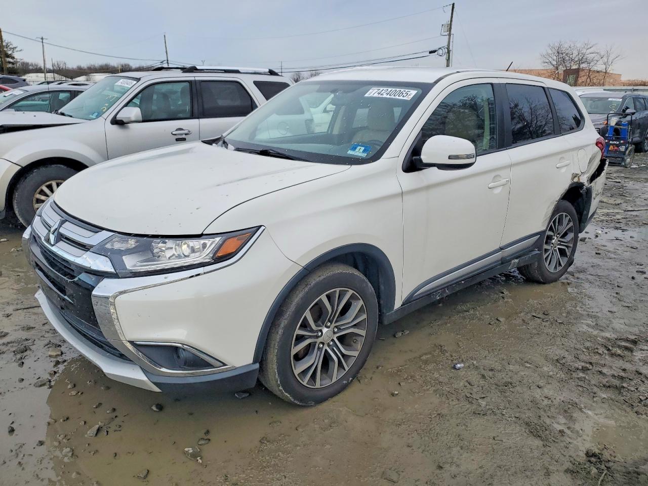 2016 MITSUBISHI OUTLANDER