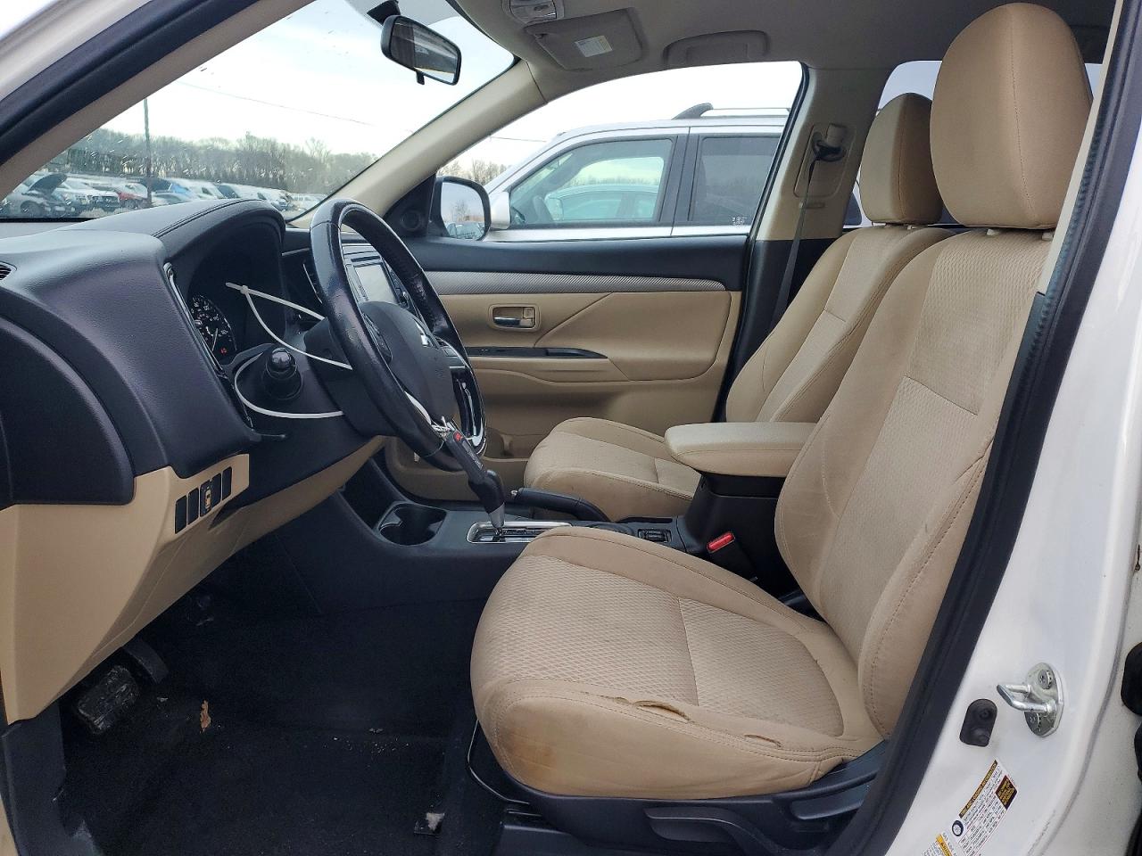 2016 MITSUBISHI OUTLANDER SE photo 13