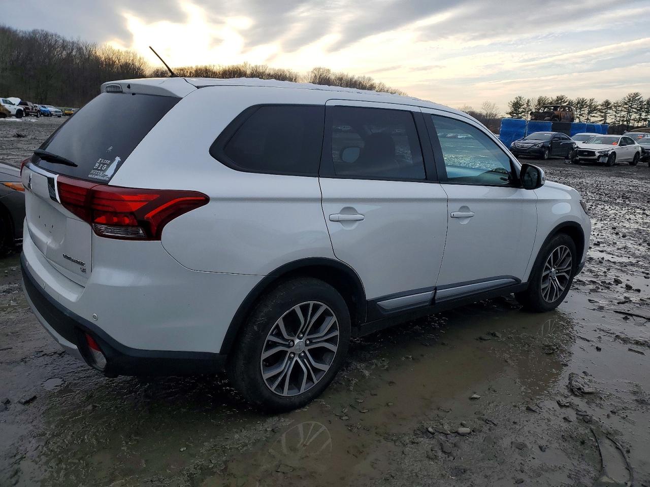 2016 MITSUBISHI OUTLANDER SE photo 5