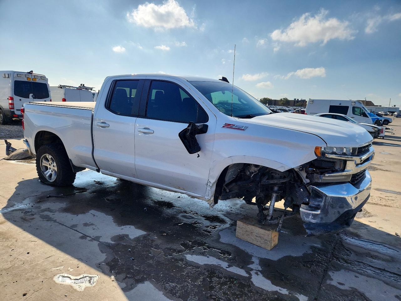 2019 CHEVROLET SILVERADO K1500 LT photo 4